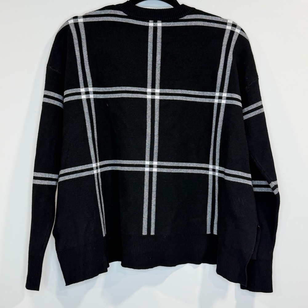 SAKS FIFTH AVENUE Women's Black/White Plaid Split Hem Sweater Size S - Picture 2 of 7